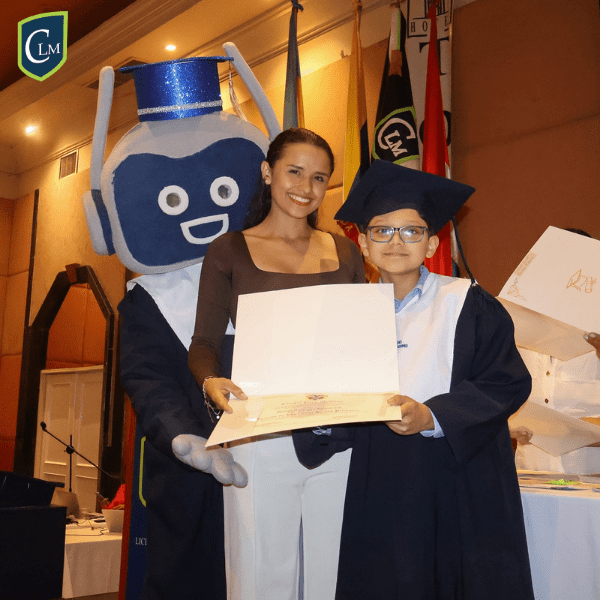 Colegio Liceo Moderno graduation ceremony – photo 9